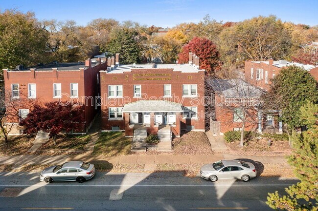 Building Photo - 3001 S Compton Ave