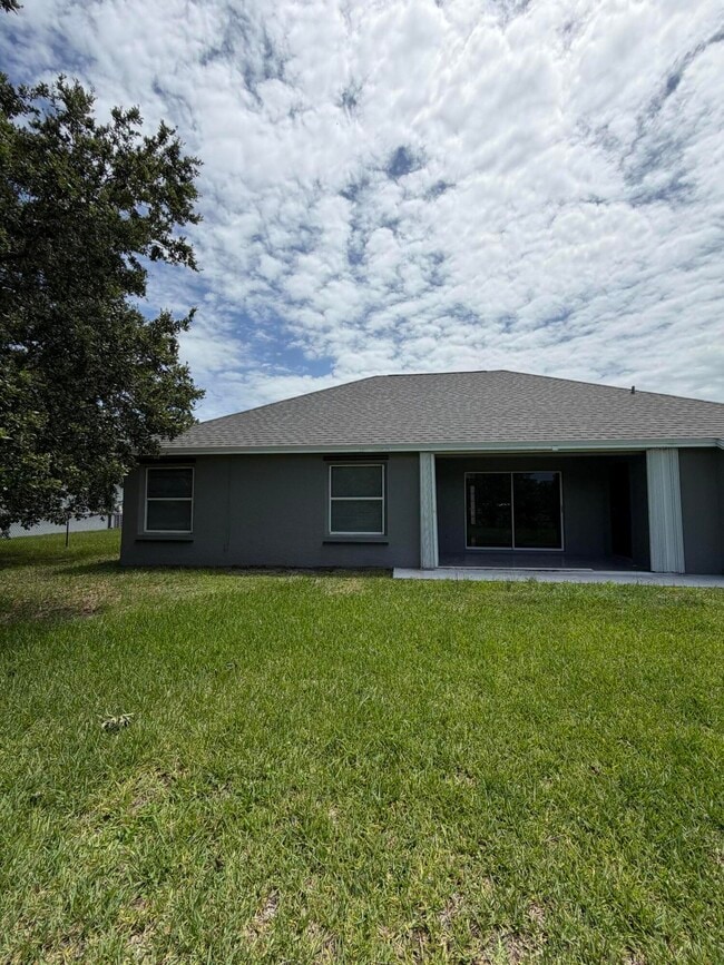 Building Photo - 2619 SW Fair Isle Rd