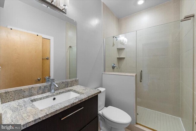 Building Photo - 471 Luray Pl NW