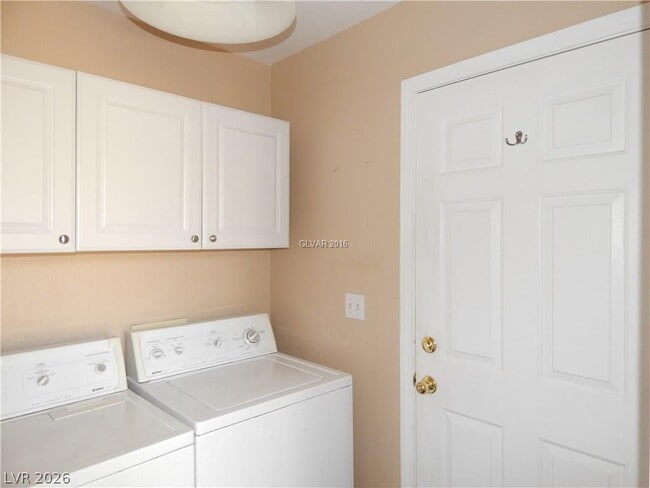 Building Photo - 8070 Arcadian Ln