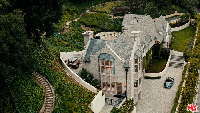 Primary Photo - 10950 Bellagio Rd