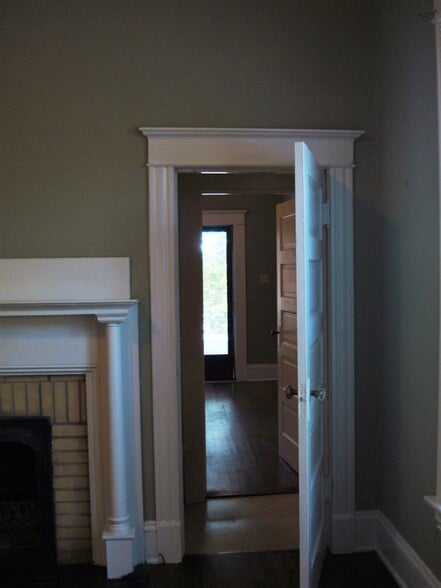 Building Photo - 309 W Council St