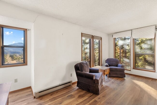 Building Photo - Beautiful Unit on Greenway for rent!