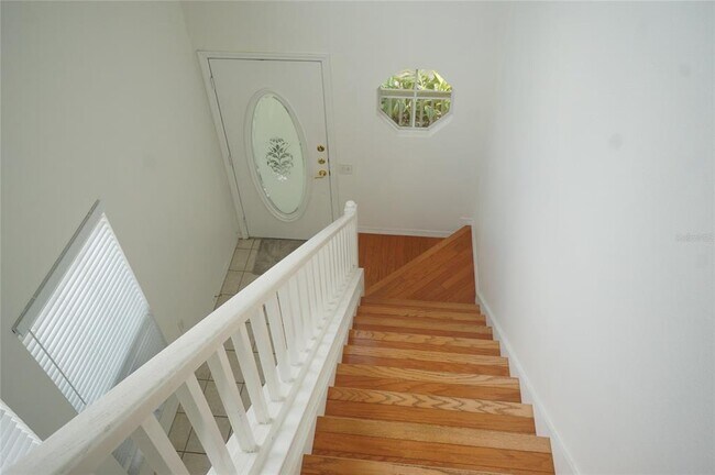Building Photo - 402 S Willow Ave