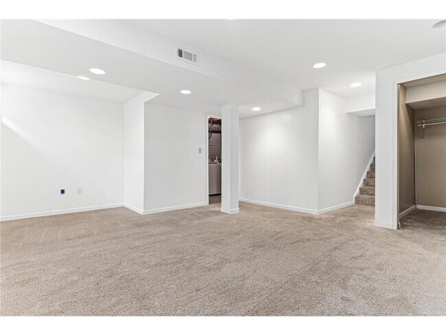 Building Photo - 1716 Evergreen Dr