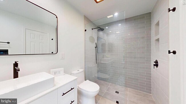 Building Photo - 200 Sulgrave Ct