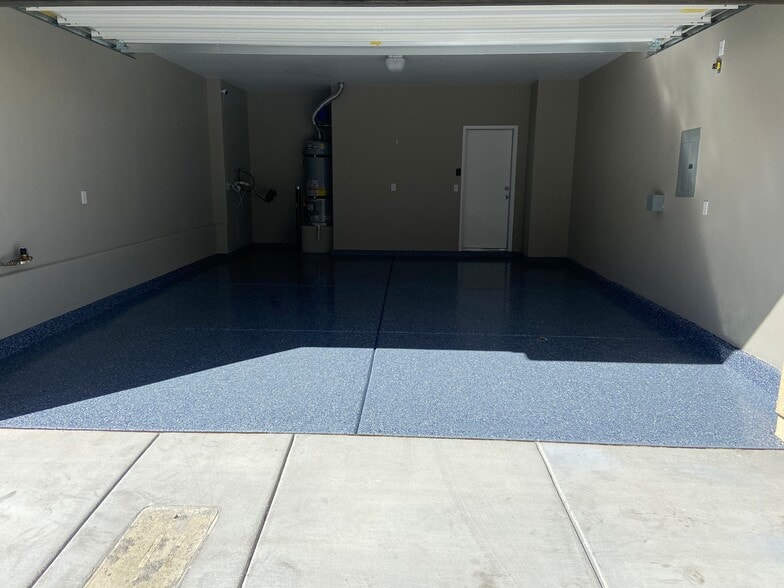 Building Photo - 8418 Classique Ave
