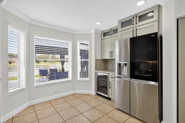 Building Photo - 8225 Pelican Harbour Dr