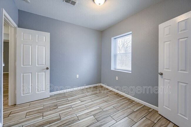 Building Photo - 6903 Jackson Ave