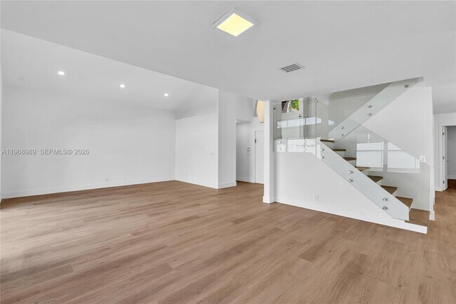 Building Photo - 4917 SW 32nd Way