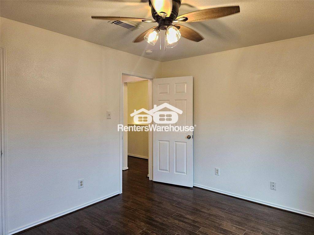 Building Photo - 8039 Ellinger Ln