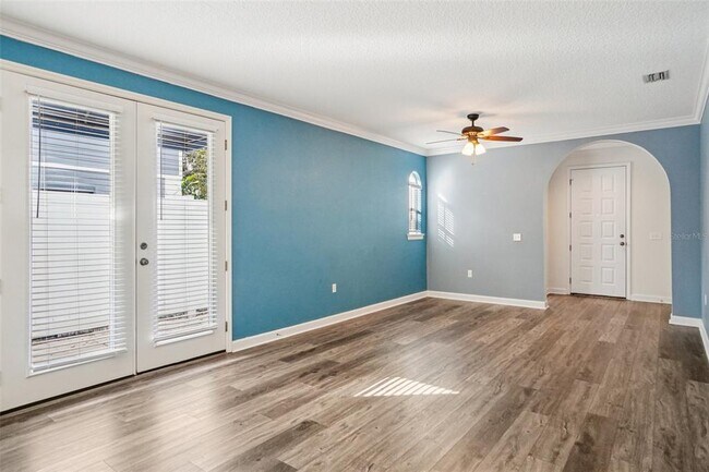 Building Photo - 502 S Albany Ave