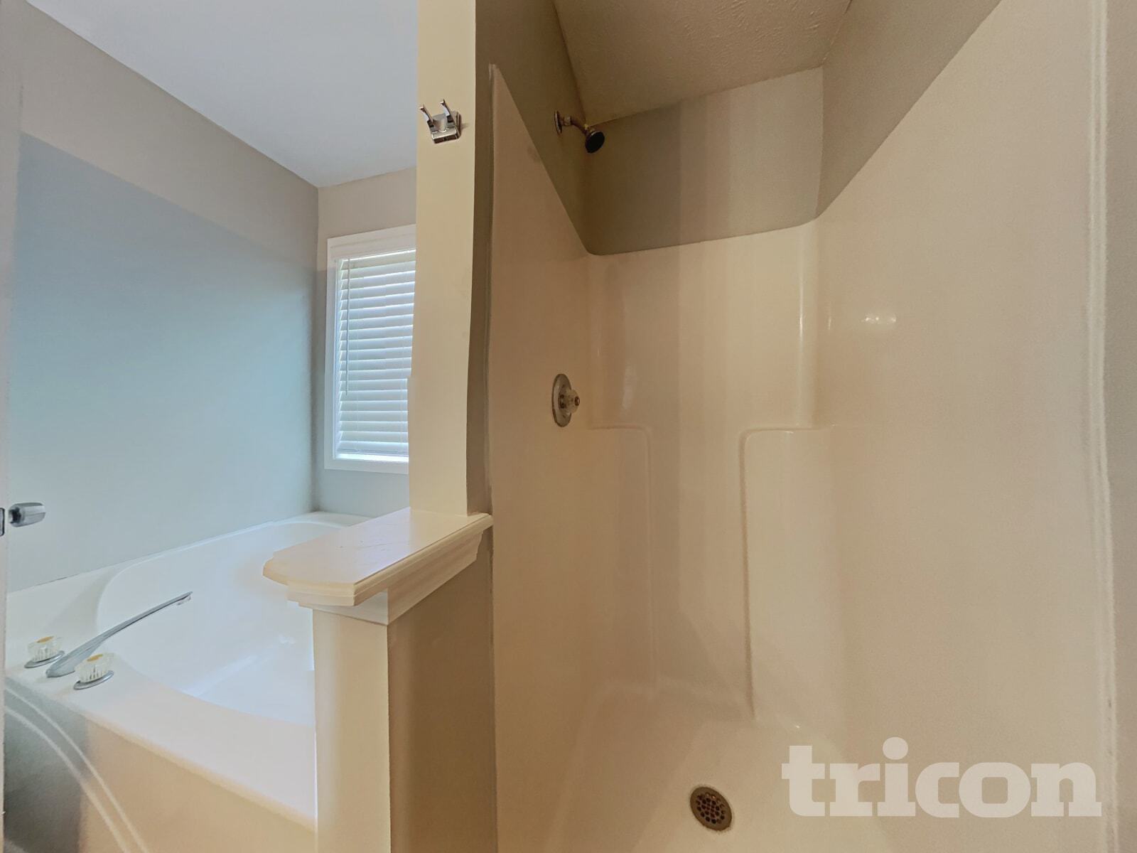 Building Photo - 15 Woodwind Dr