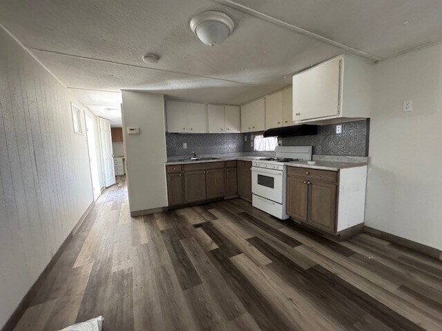 Building Photo - 1845 Coral Isle Dr