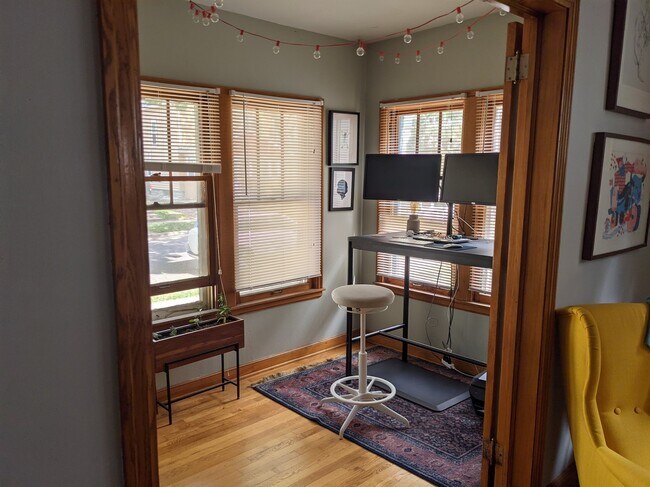 Sunroom/Den/Office - 1534 Jefferson St NE