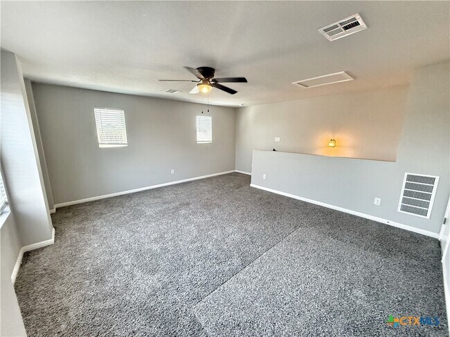 Building Photo - 8819 Straight Oaks