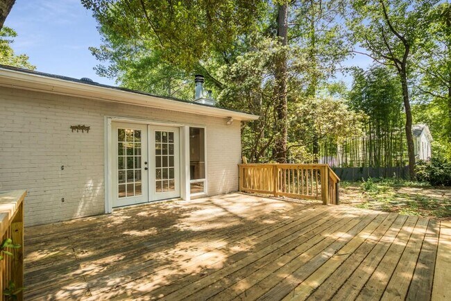 Building Photo - 1243 Spring Valley Ln NE