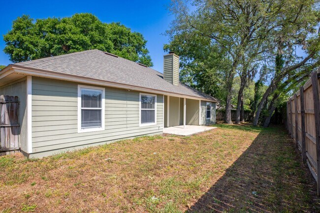 Building Photo - Great Rental in The Valley!