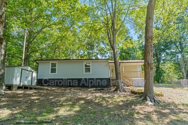 Building Photo - 175 Uphill Dr