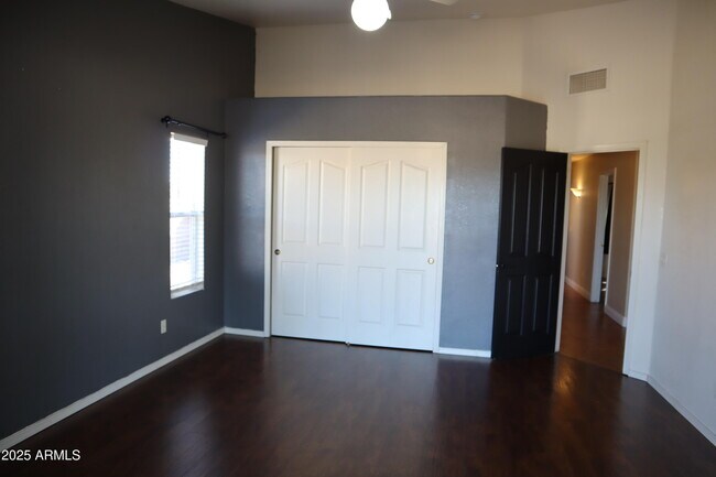 Building Photo - 3887 Cam Bella Rosa