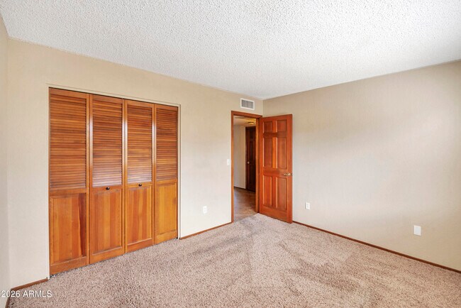 Building Photo - 229 E Anderson Ave