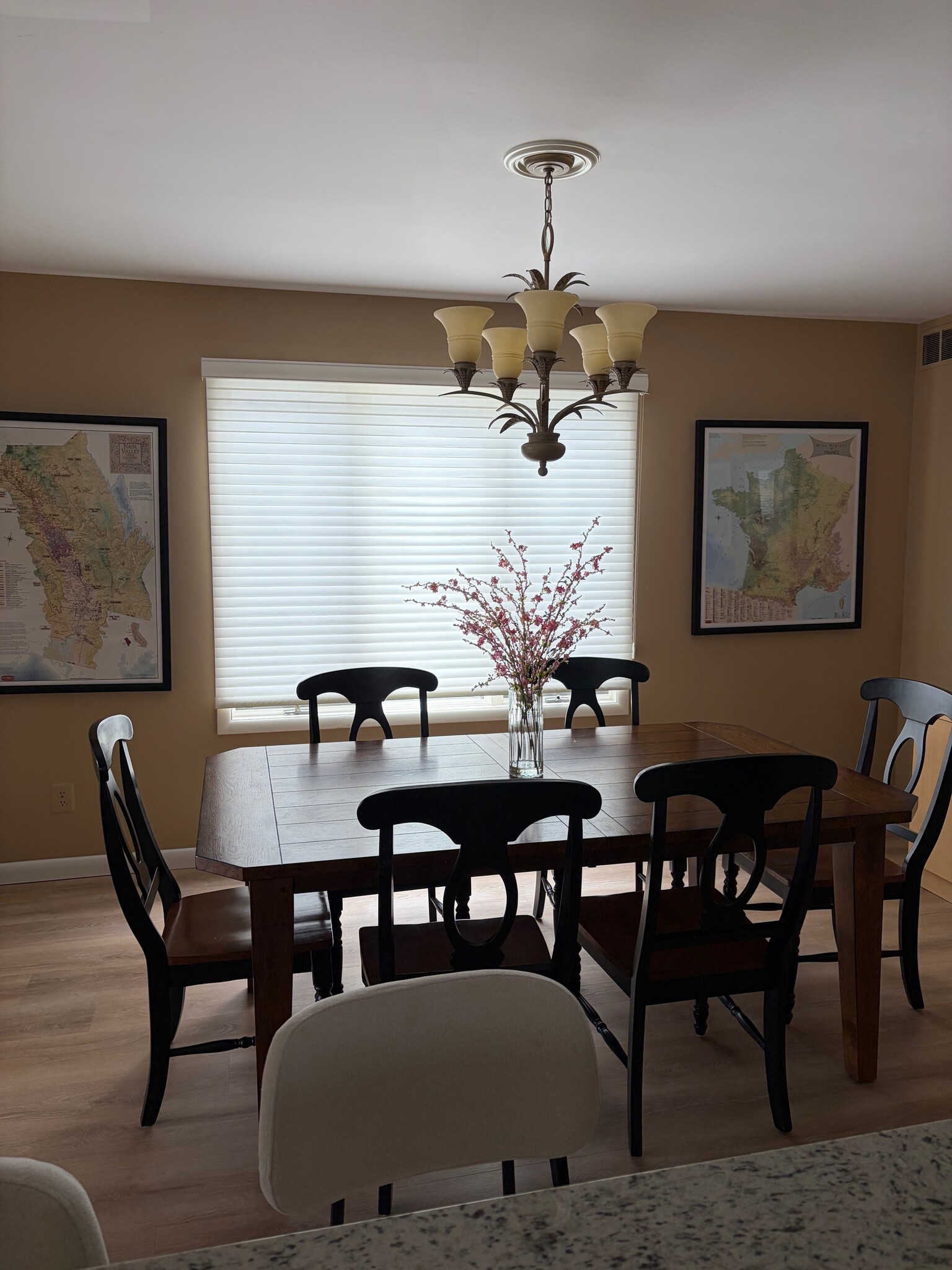 Dining - 2 N Frontenac Ave