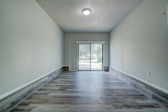 Building Photo - 4 bed, 1.5 bath home in okc,ok