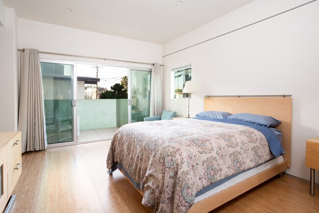 Building Photo - 6985 Trolleyway