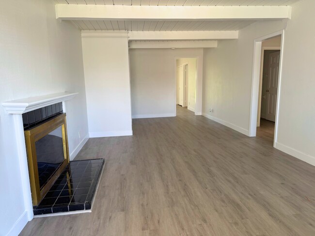 Building Photo - 3174 Ameno Rd