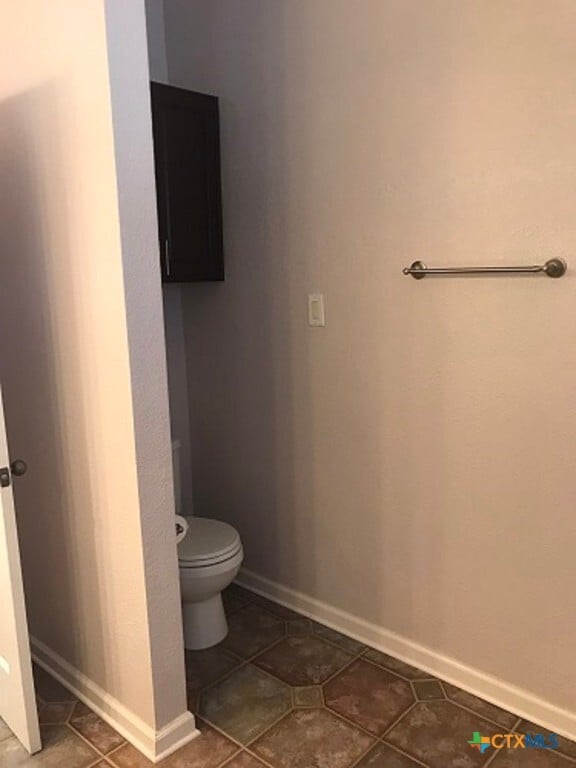 Building Photo - 419 Tomahawk Dr