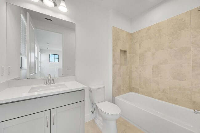 Building Photo - 13908 Vivant Dr