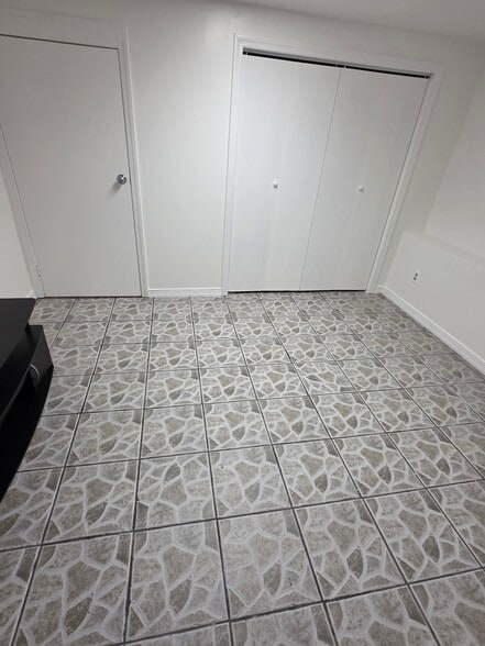 Bedroom - 569 Linden Ave