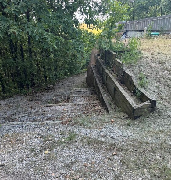 Building Photo - 20 Clearview Dr