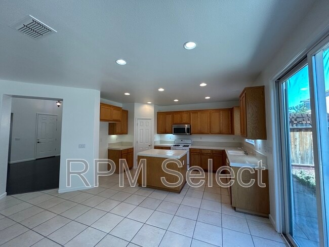 Building Photo - 5085 Lockie Ln