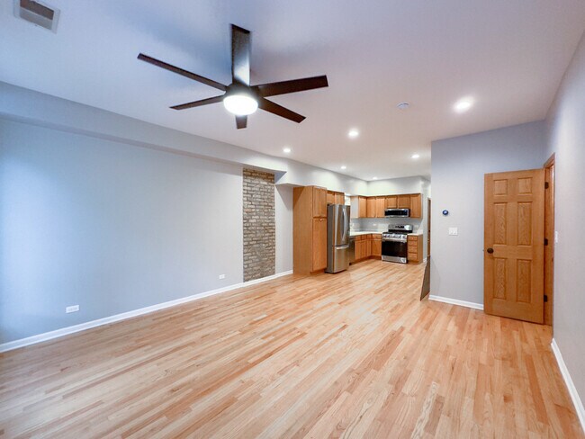 Building Photo - 1426 N Bosworth Ave