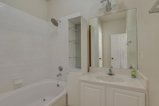 Building Photo - 12249 Abbey Glen Ln