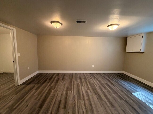 Building Photo - 5729 Ridgebrook Ave SE