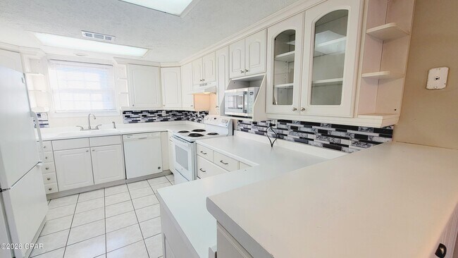 Building Photo - 6601 Pridgen St