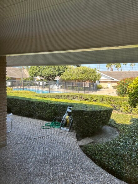 Building Photo - 700 W Fern Ave