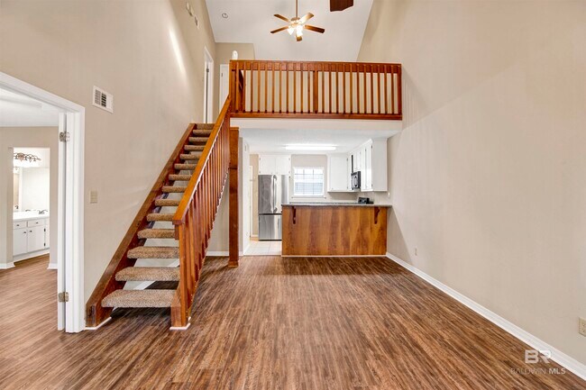 Building Photo - 200 Parma Dr