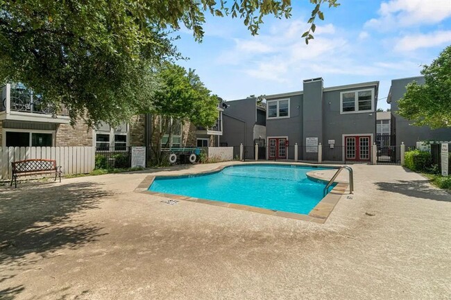 Building Photo - Gorgeous New Remodeled 2 Bedroom Condo nea...