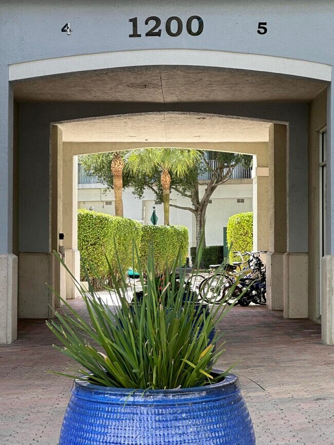 Building Photo - 1200 Town Center Dr