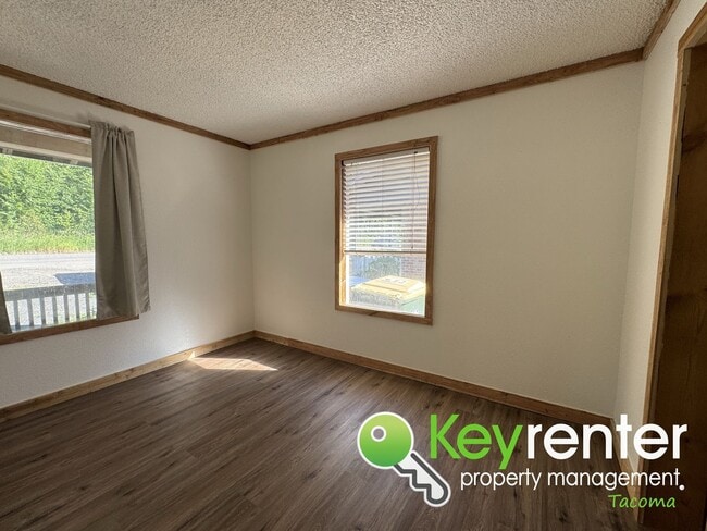 Building Photo - Newly Remodeled 2-Bedroom Home in Morton!