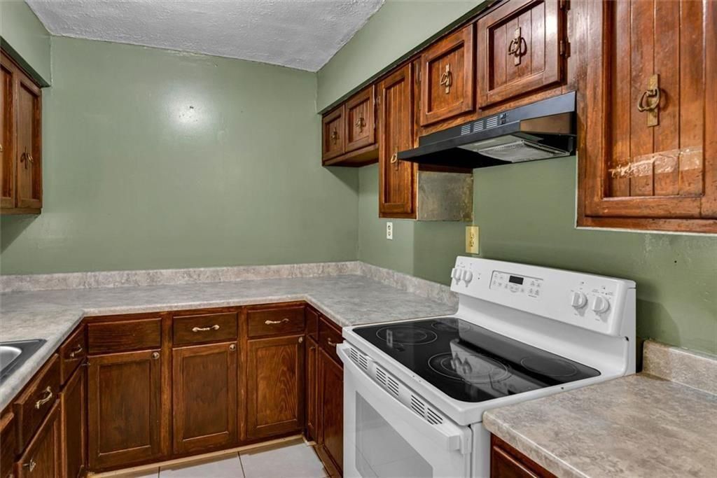 Building Photo - 8941 Ashwood Dr