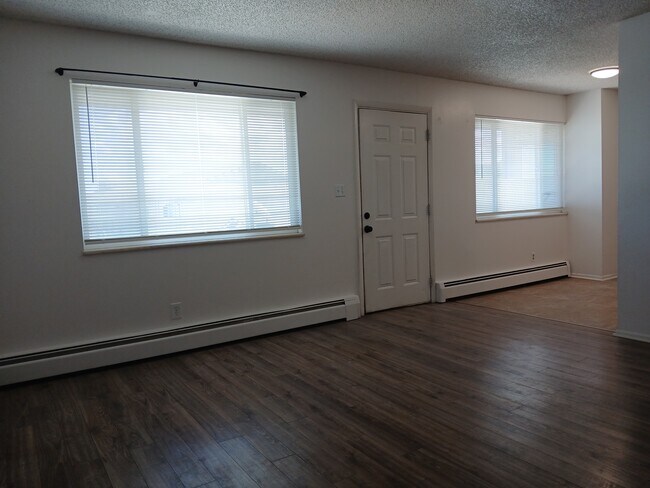 Building Photo - 4211 Forrest Hill Rd