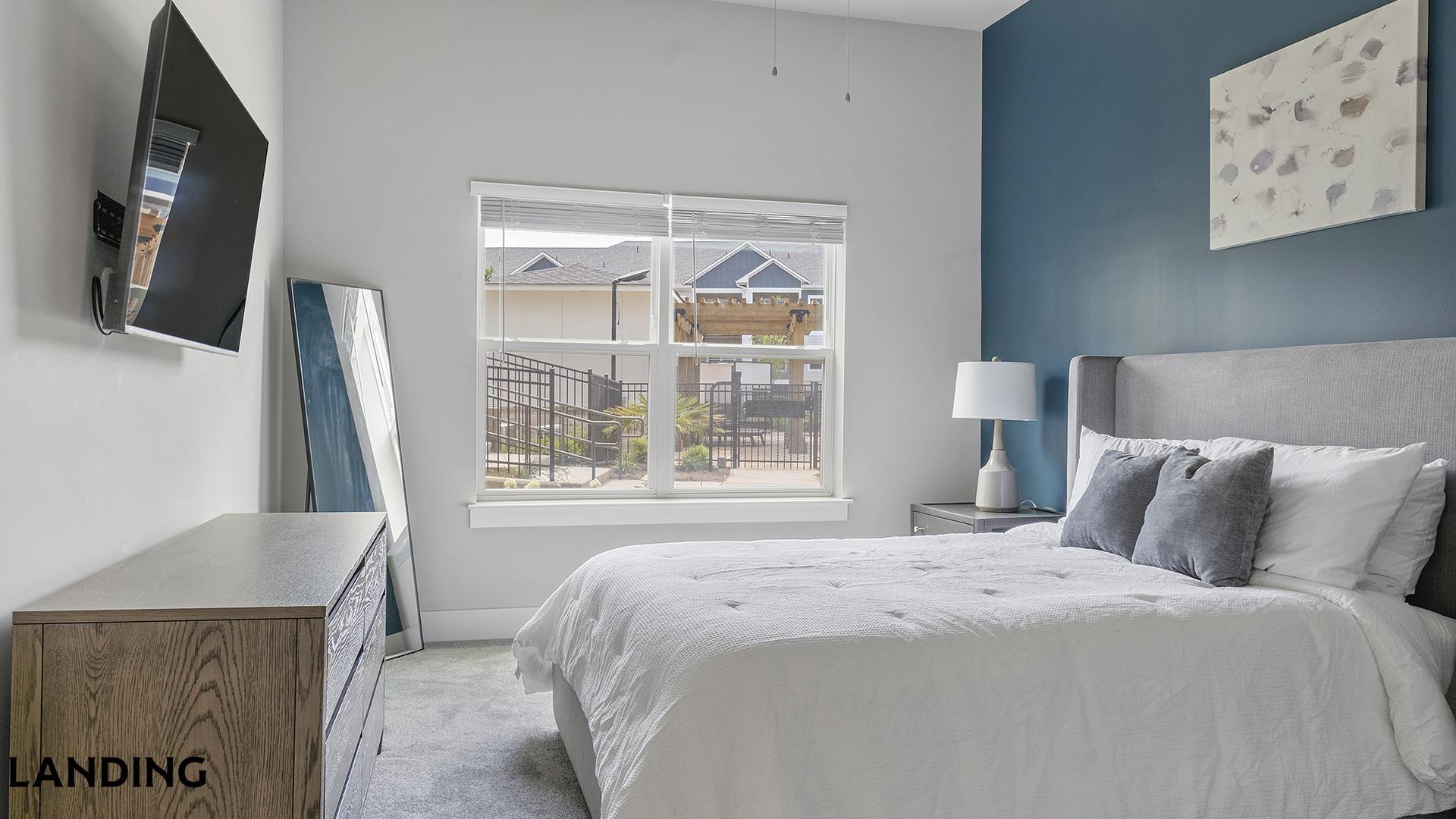 Building Photo - 1880 Maple Dr NW