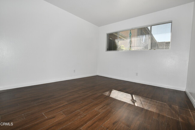 Building Photo - 2604 Sextant Ave