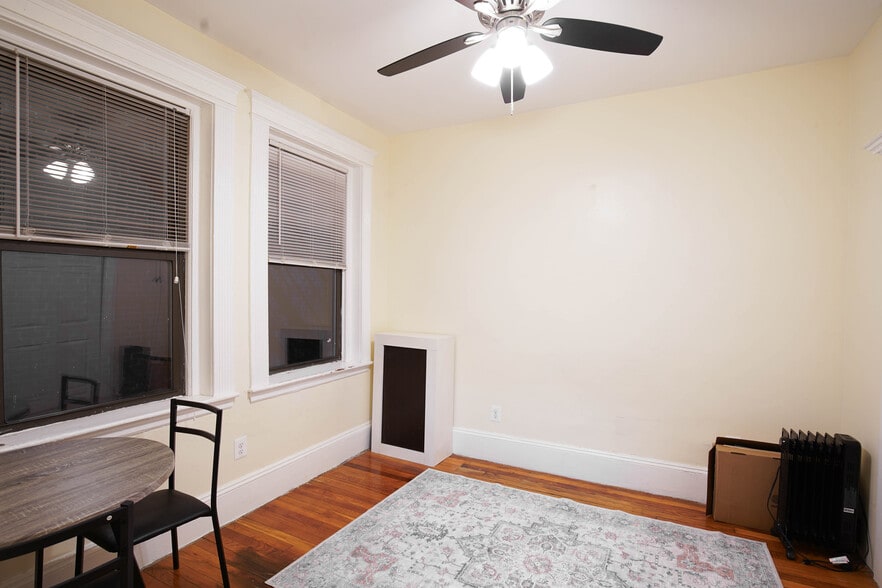 Building Photo - 39 Hemenway St