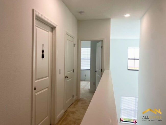 Building Photo - 2941 Siesta View Dr