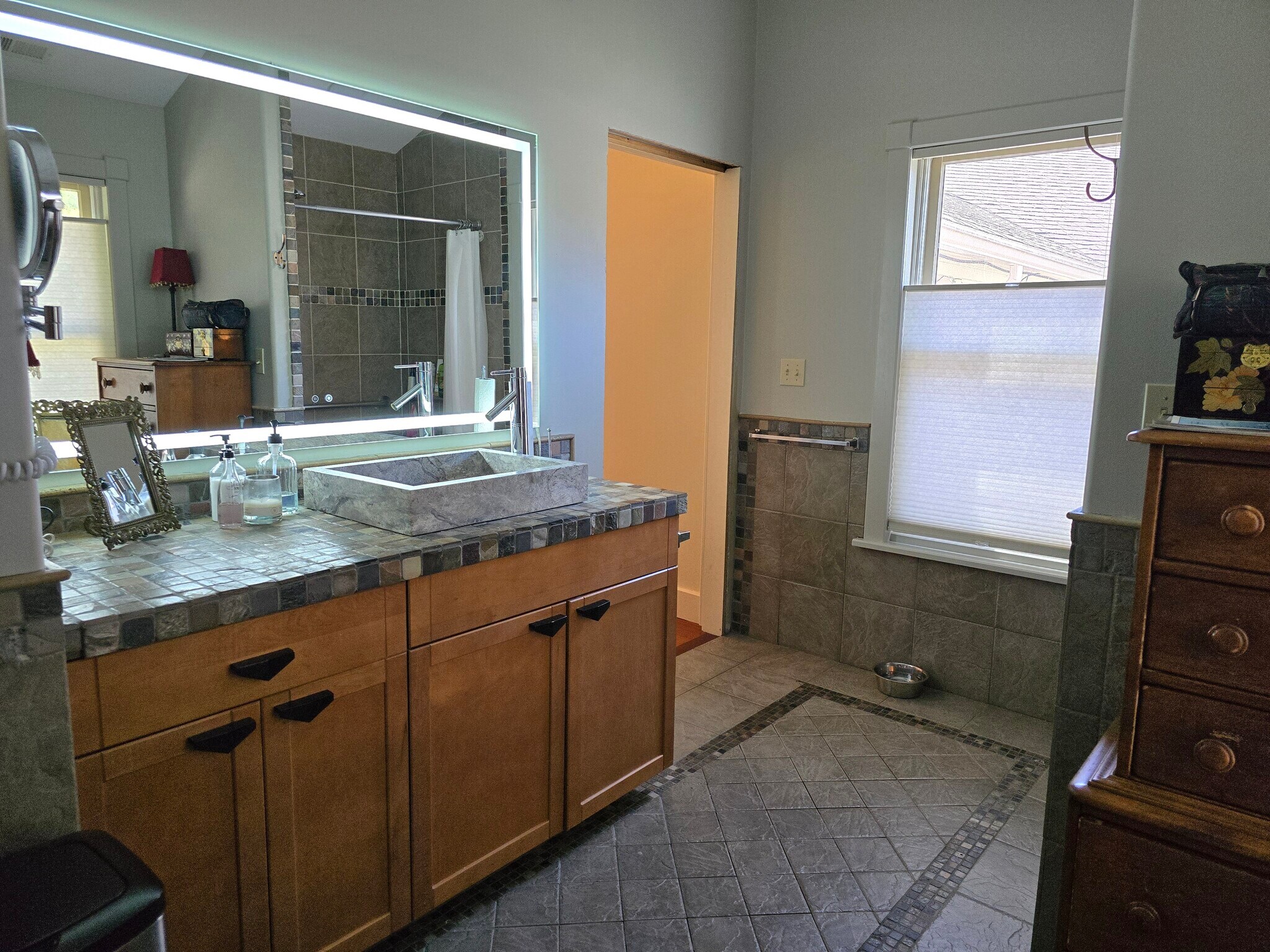 Building Photo - 246 Lowell Rd